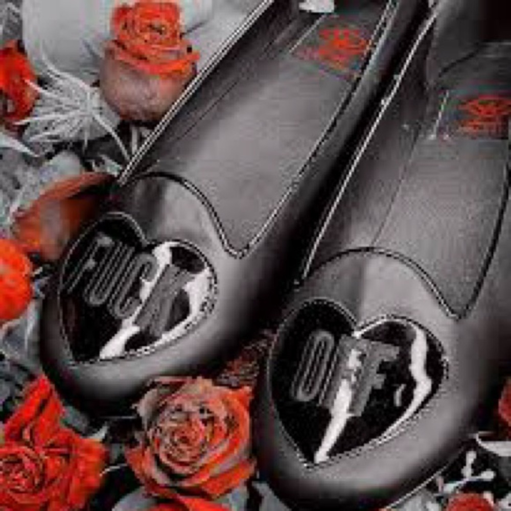 Black Heart Detail Women's Loafers